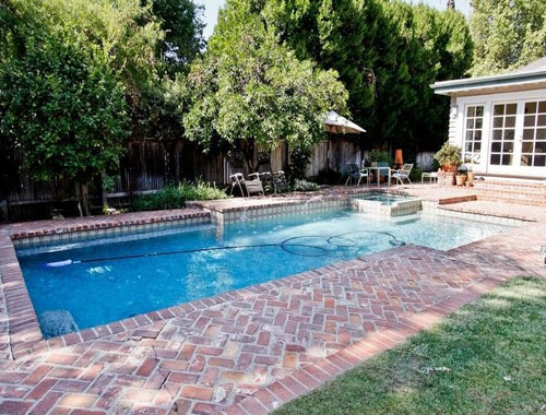 Backyard Showcase Swimming Pool Manufacturer in Kanpur